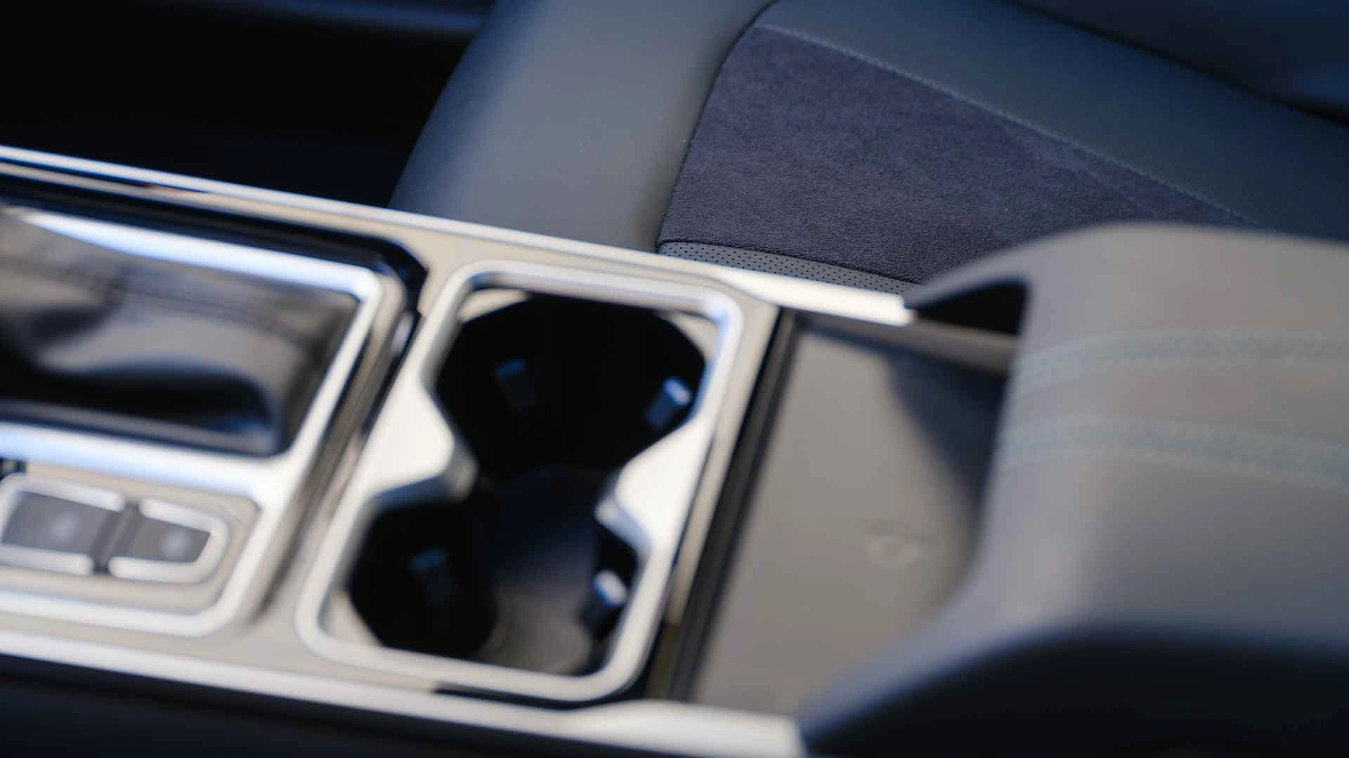 POZOSTAN-W-KONTAKCIE---CHARGING